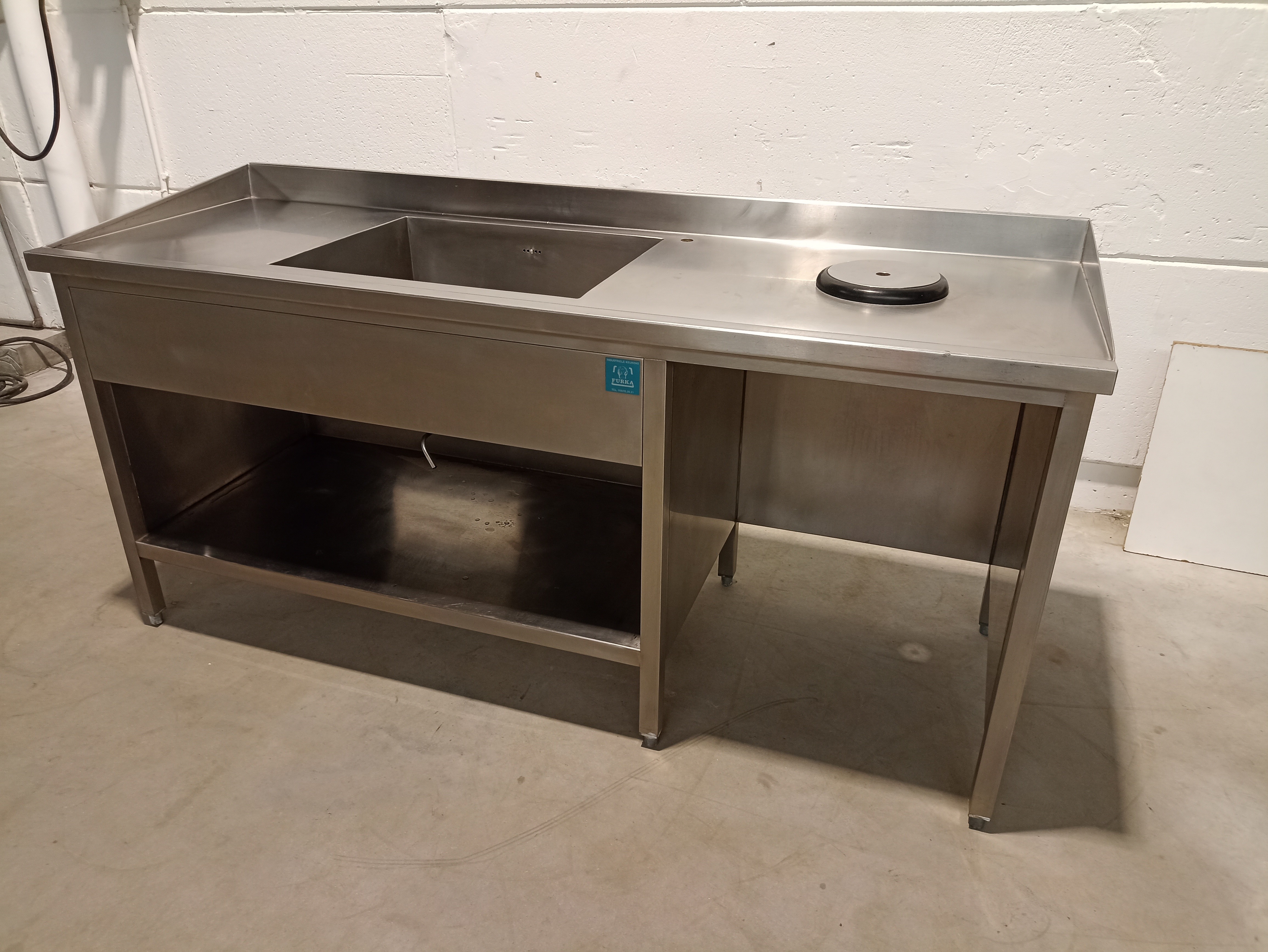s/s Clearing table Stainless steel table with sink and clearing opening ...