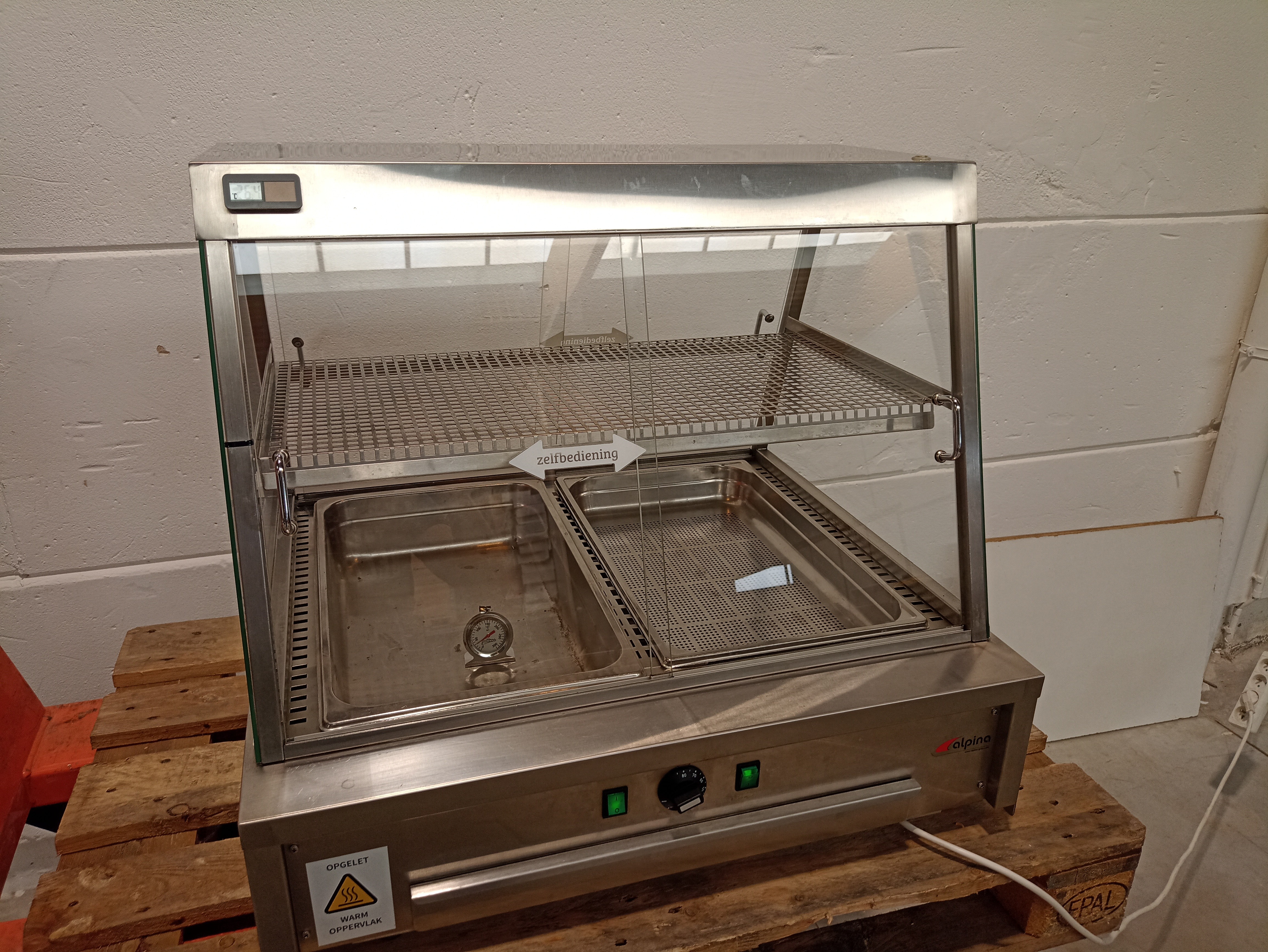 Heated display case Alpina ADA WG 20-11 for sale used second hand 2nd ...