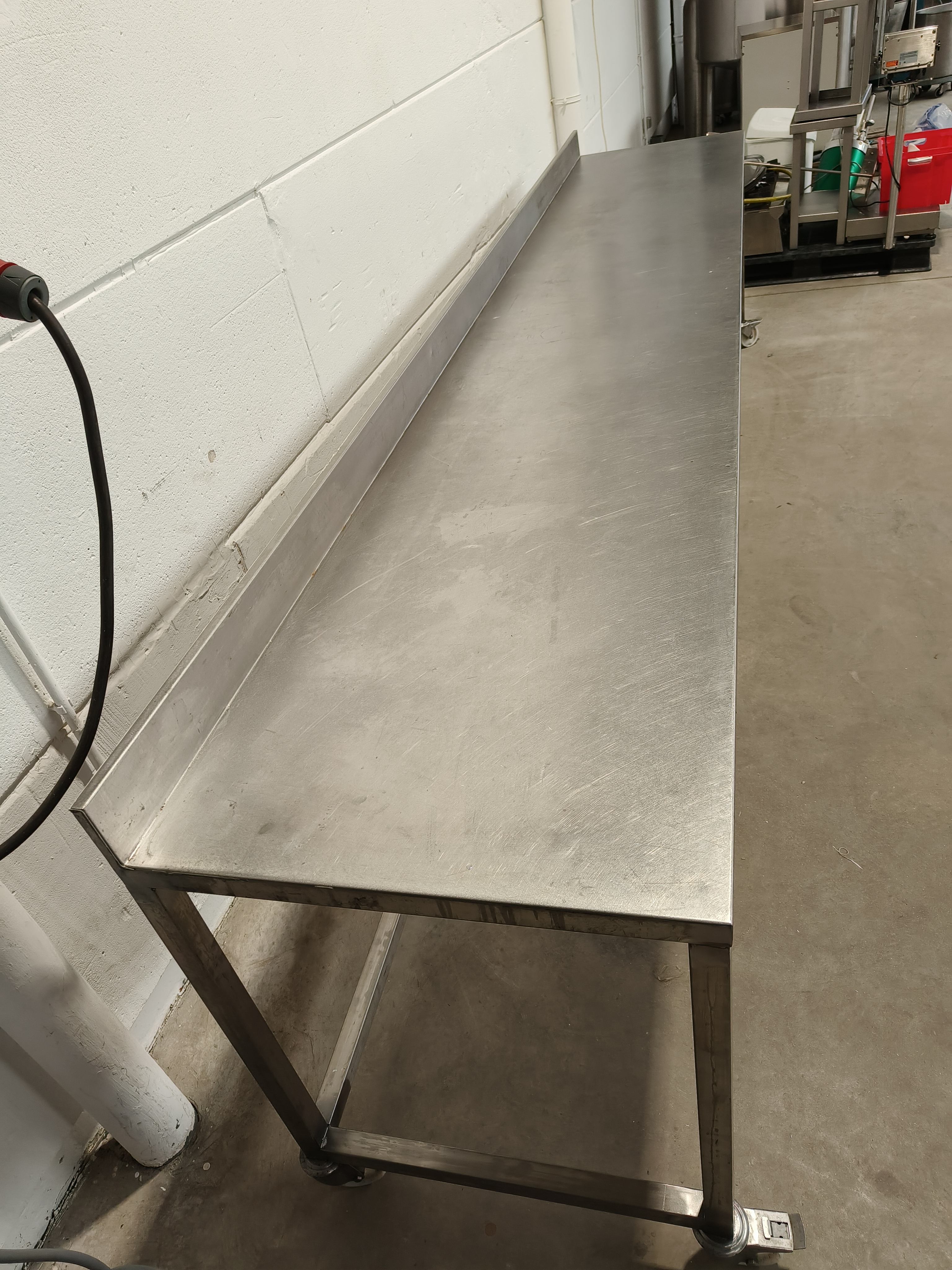 Mobiele rvs tafel - 375x70x102cm Tweedehands te koop gebruikt 2de hands ...