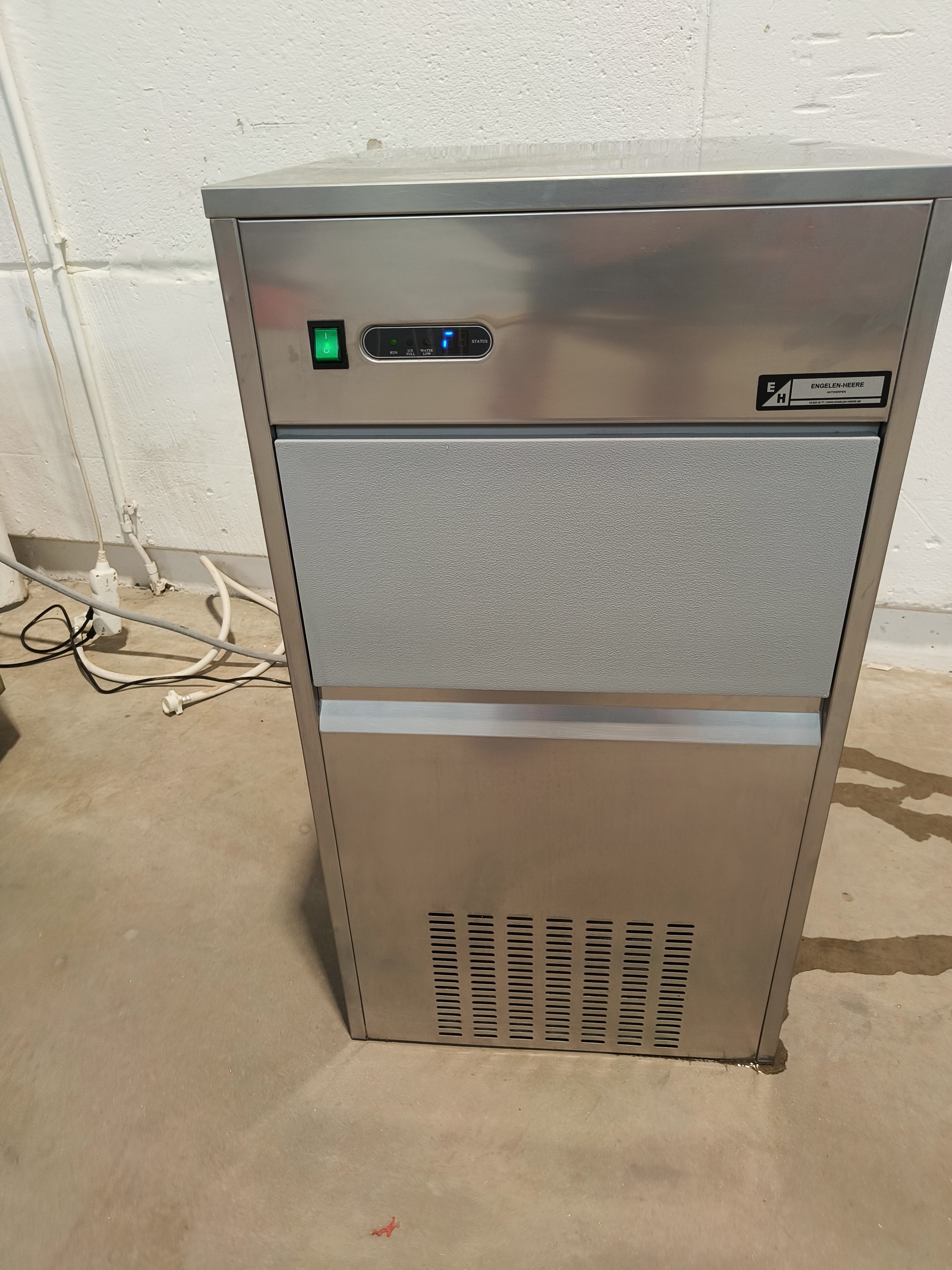 Flake ice machine ice cubes crushed ice IMS-100 Second hand for sale ...
