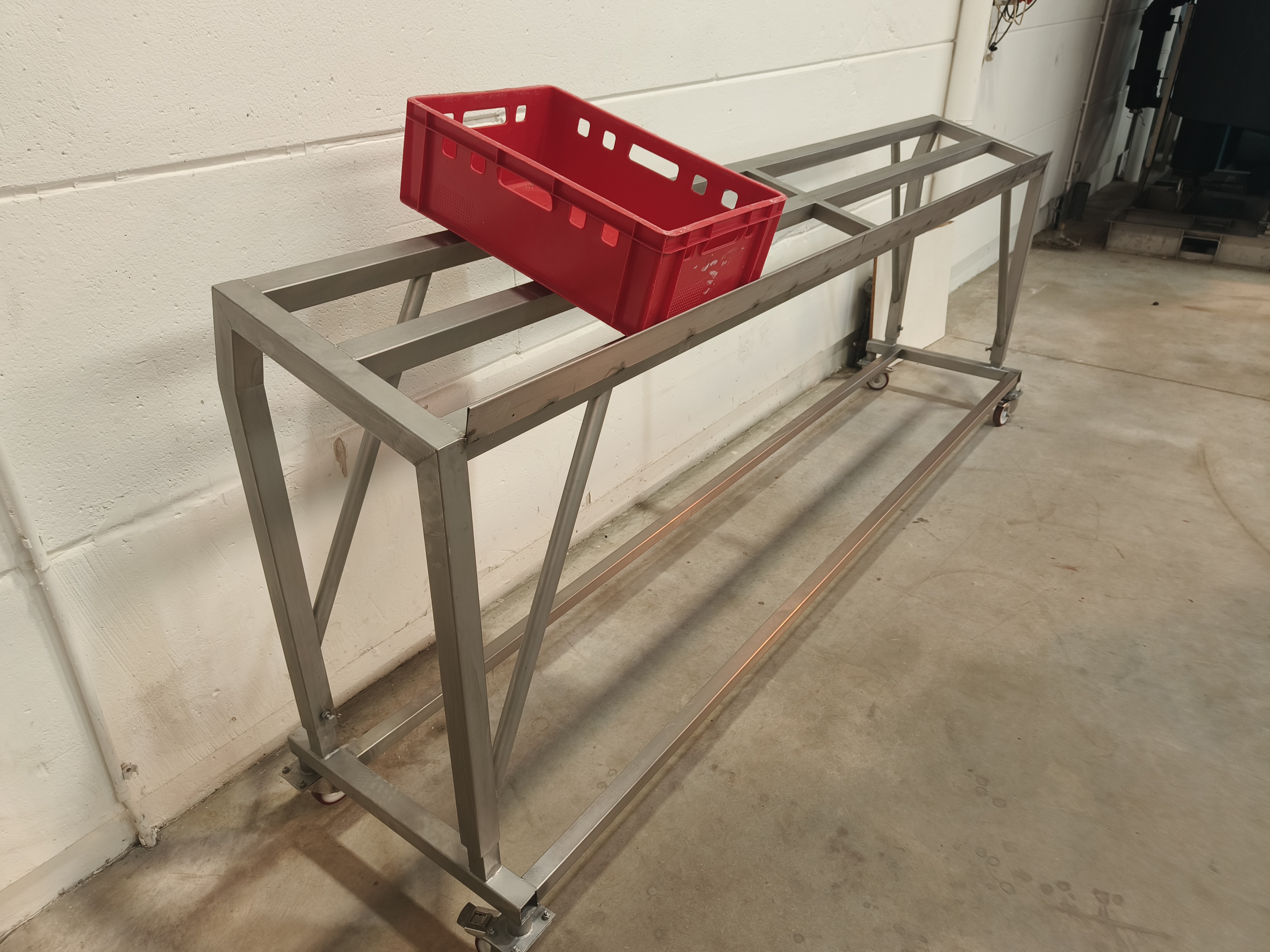 Stainless steel mobile rack - 3 meters For sale used second hand 2nd ...
