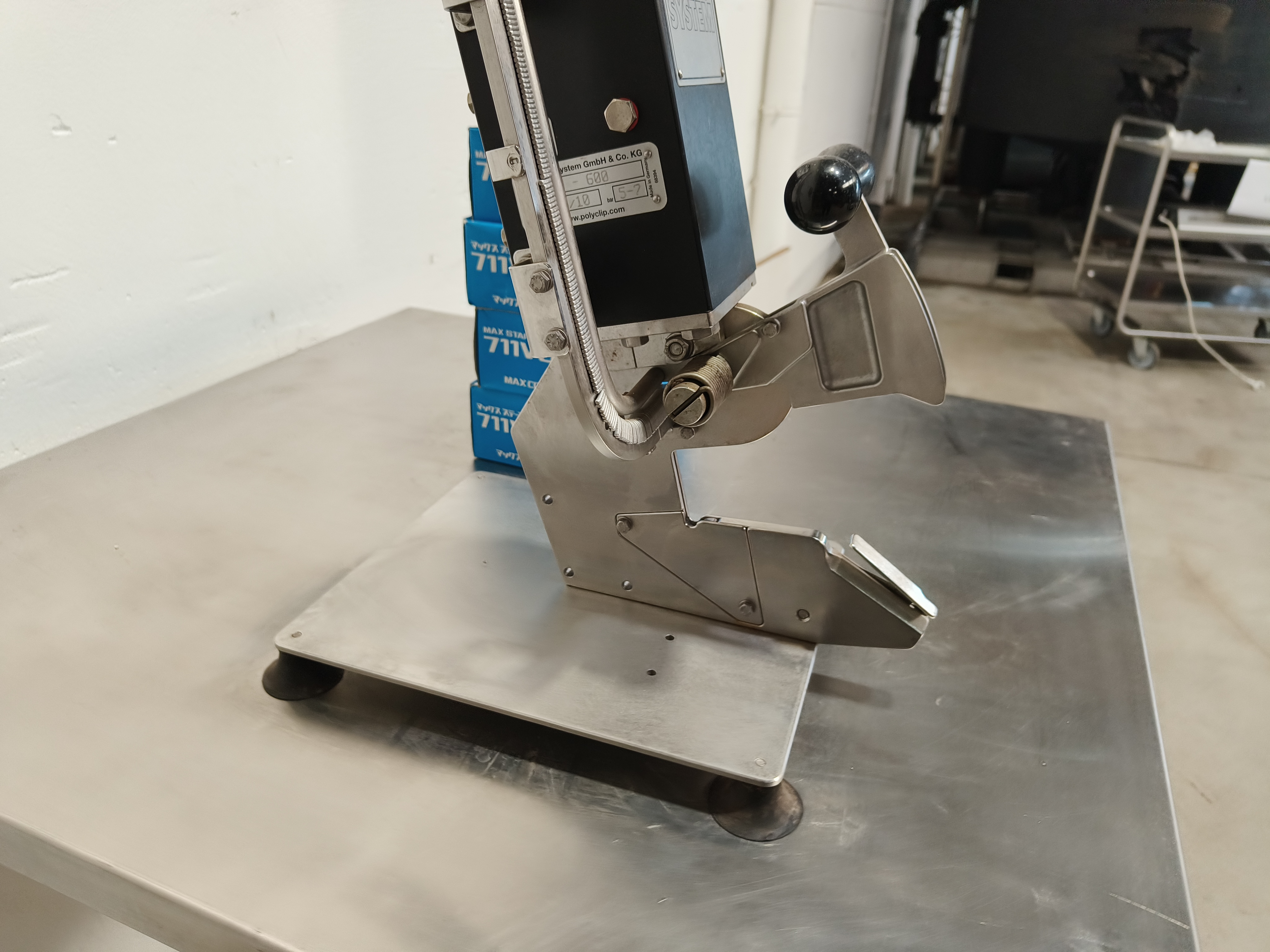 Poly-clip Clipping Machine Single-Clip Machine SCD 600 For sale used ...