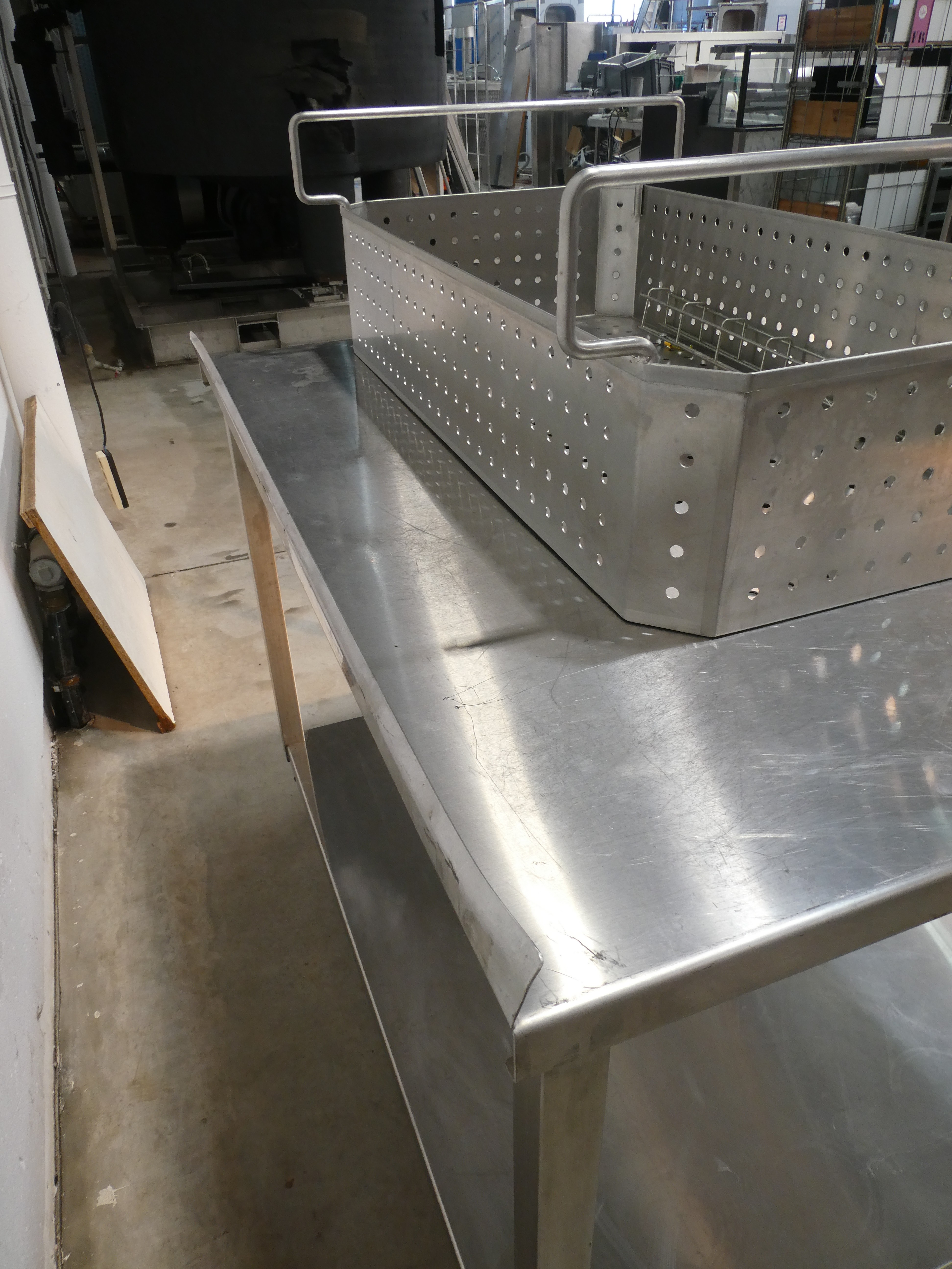 Stainless steel perforated basket (Rvs geperforeerde mand (95x60cm) For ...
