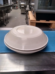 Plastic plates with lid