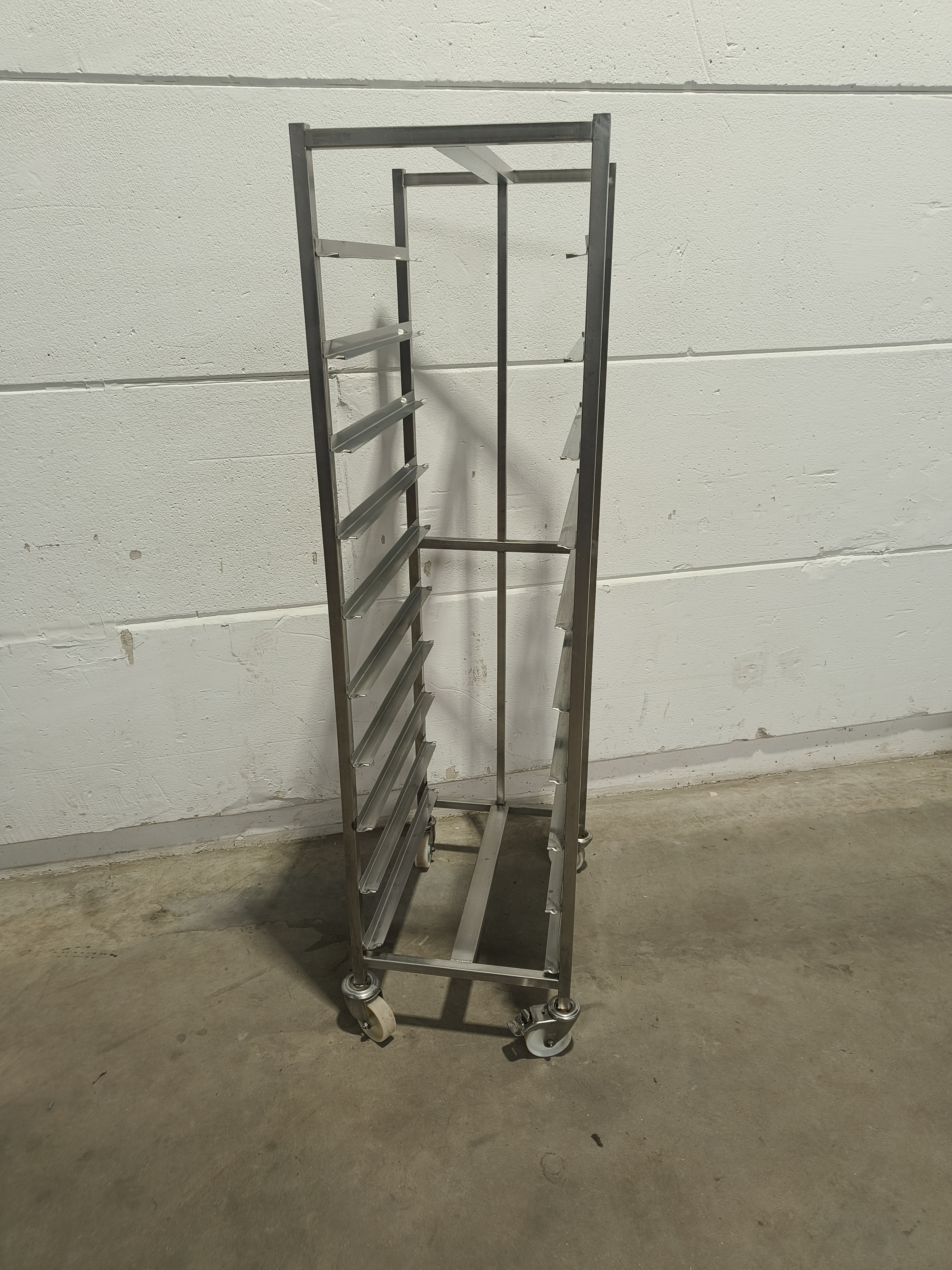 Regal trolley (60x40) For sale used second hand 2nd hand | Bart ...