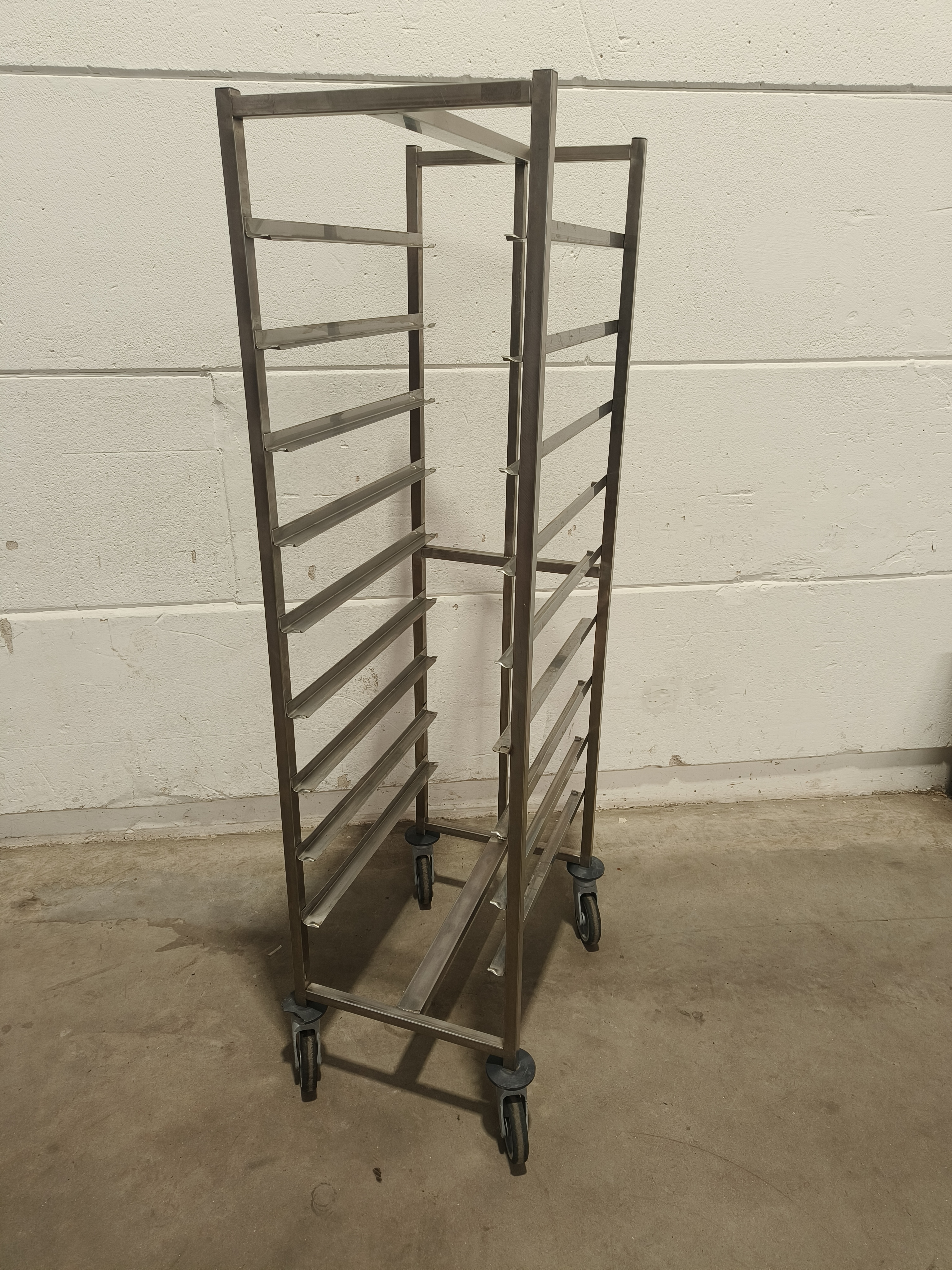 Regal trolley (60x40) For sale used second hand 2nd hand | Bart ...