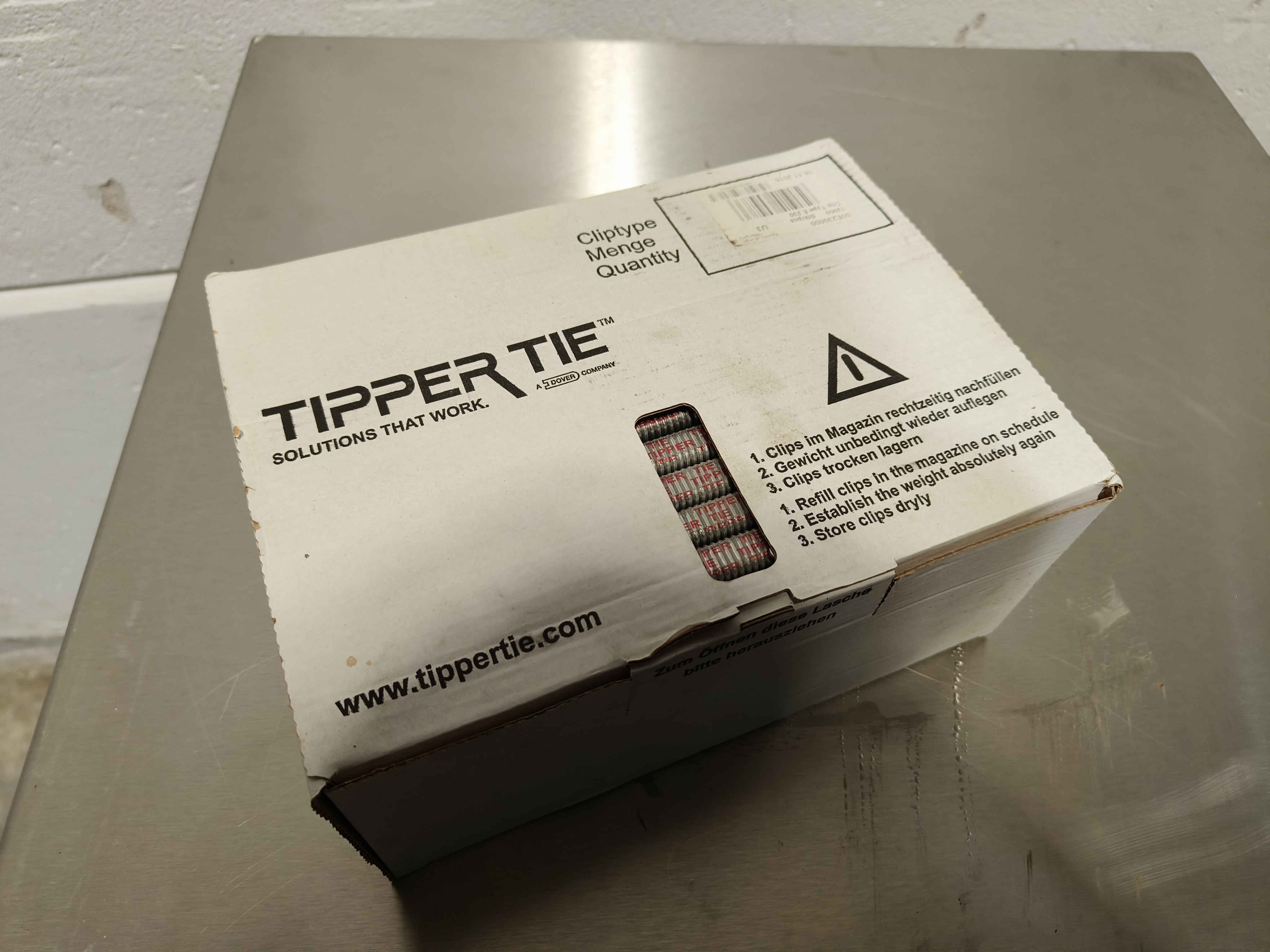 Full box of tipper tie clips, type: E230, 12000 pieces For sale used ...