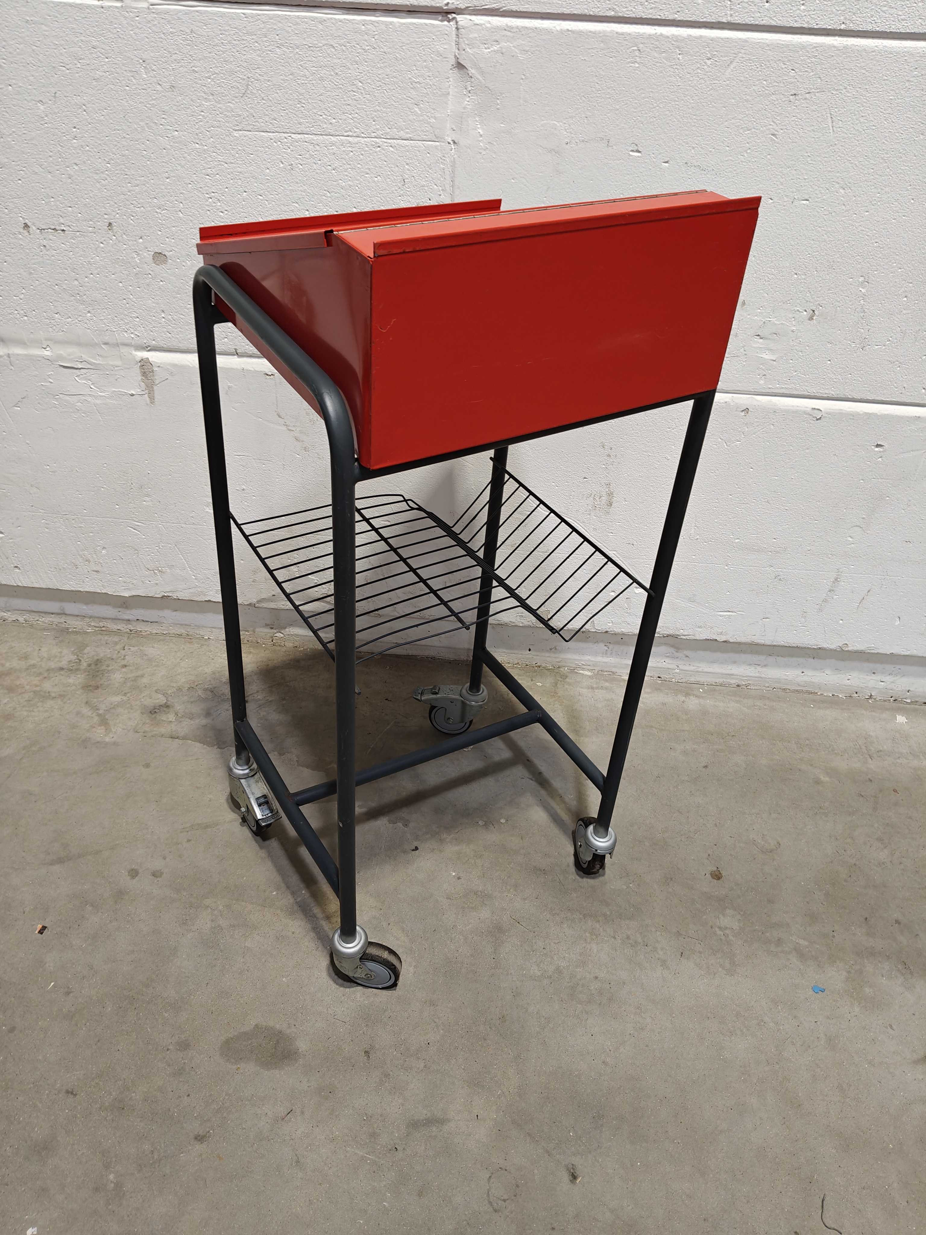 Caddie Mobile Writing Desk / Lectern For sale used second hand 2nd hand ...